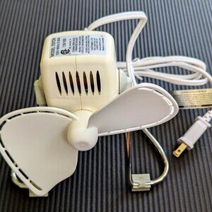 Chinook "safe blade" 2 speed desk fan!   *Pet friendly!